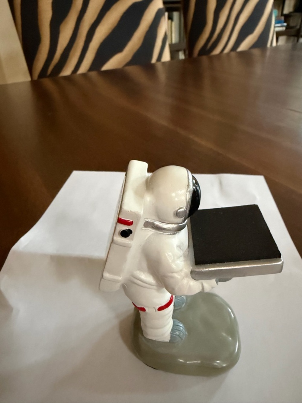 Astronaut Watch Holder Stand - Picture 7 of 7